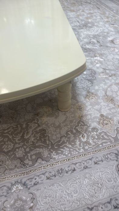 Стол для гостиной