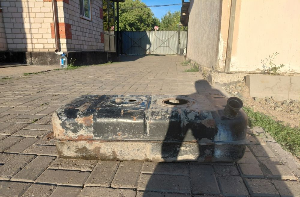 ,Продам топливный бак