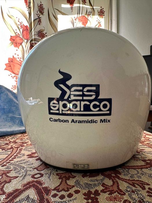 Карбонова каска Sparco и ръкавици за картинг