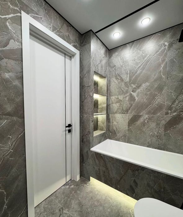 Мастер укладки плитки, кафель