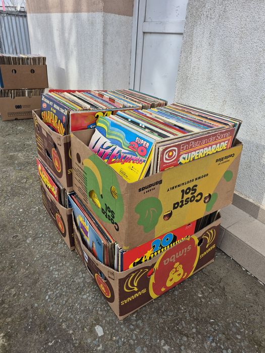 Vând Lot 200LP (bucati) Discuri Vinil colectie muzica usoara mixta