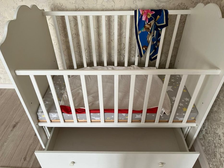 Продам детскую кроватку