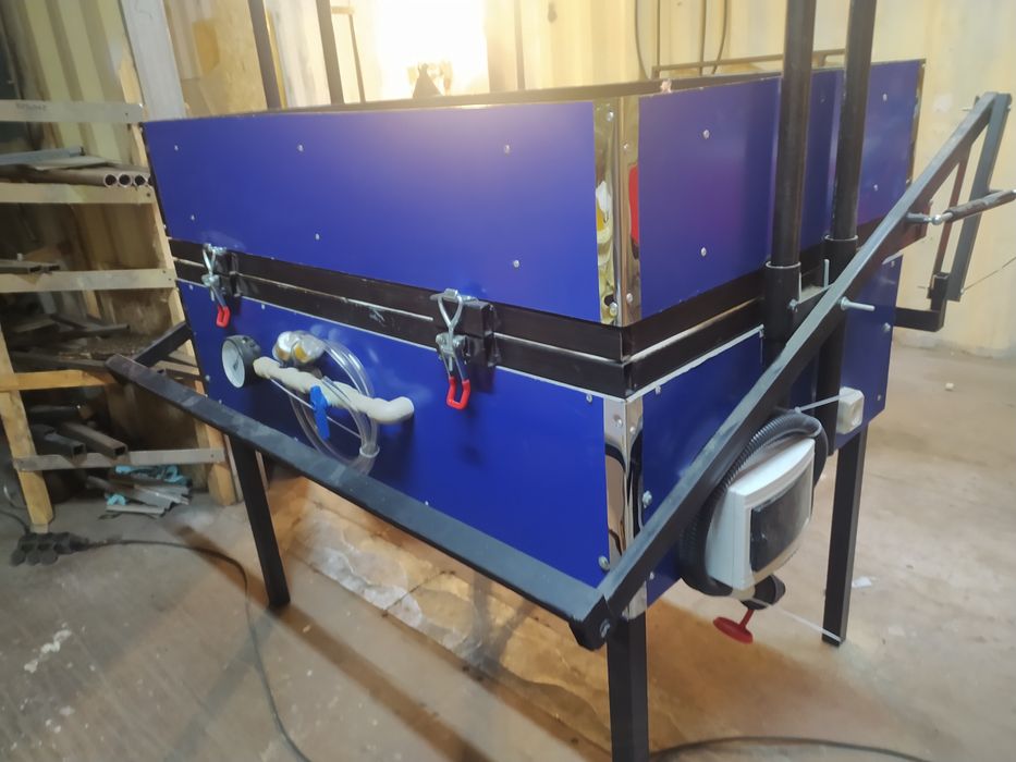 Вакуумно формовочный аппарат