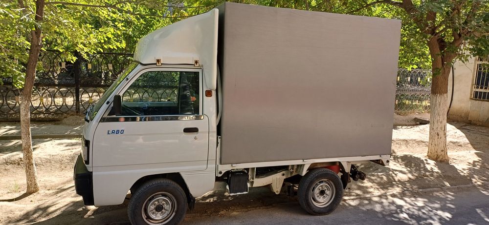 Labo Furgonda yuk tashish