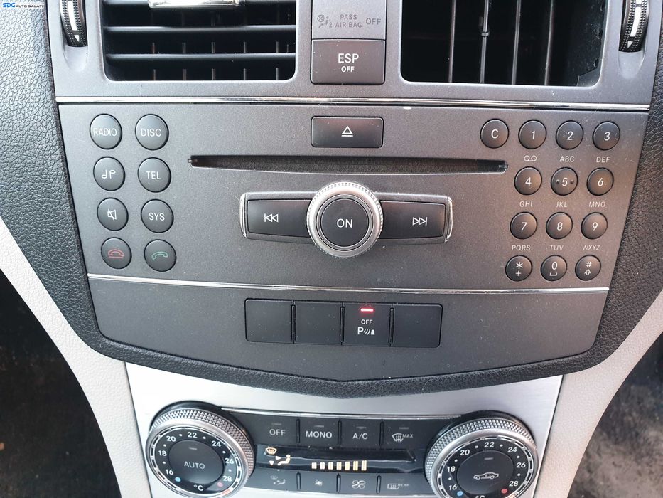Panou Unitate Radio CD Player Mercedes Clasa C Class W204 2007 - 2014 [K1574]
