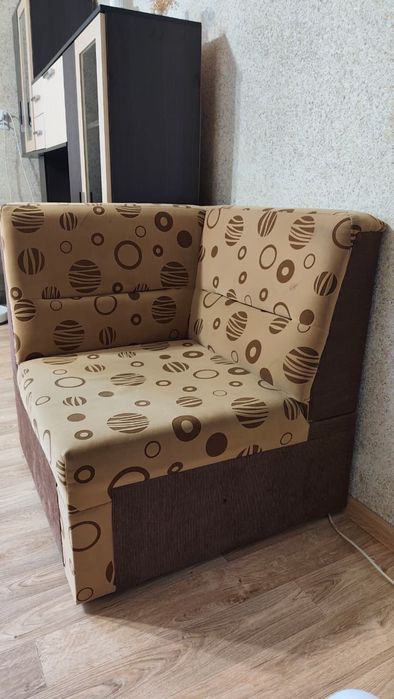 Продам угловую часть от дивана