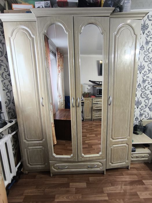 Спальный гарнитур