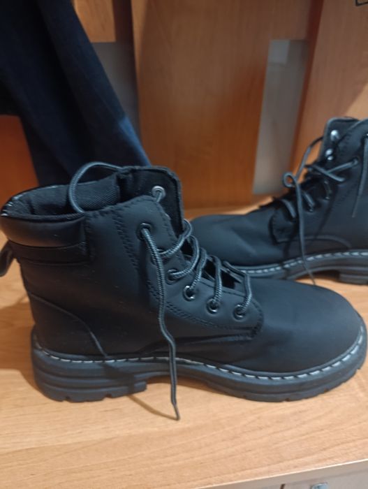 Продам мужские ботинки