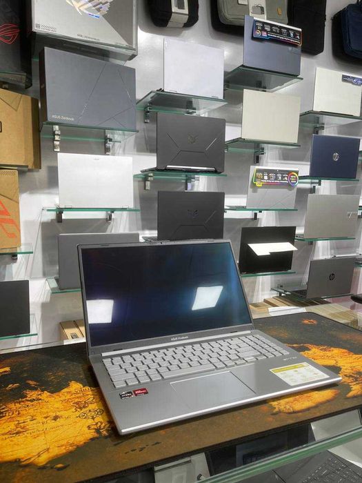 Asus Vivobook Go 15 OLED/AMD RYZEN 5 - 7520U/8/512/15.6" Oled