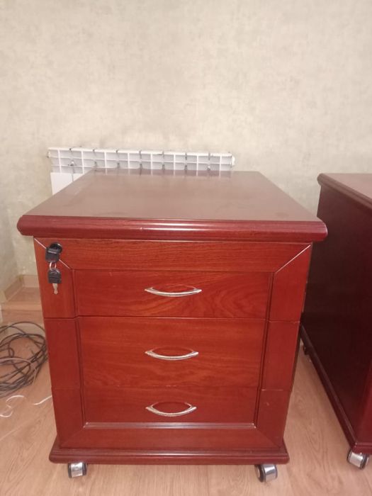 Продам офисную мебель