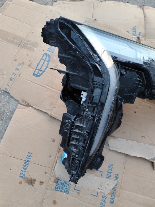 Фара Geely Atlas 24 год