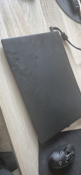 Геймърски лаптоп MSI Katana gf76 11ue