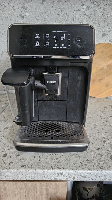Кафемашина Philips LatteGo Серия 2200