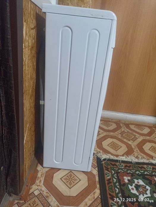 Стиральная машина indesit 4 кг.