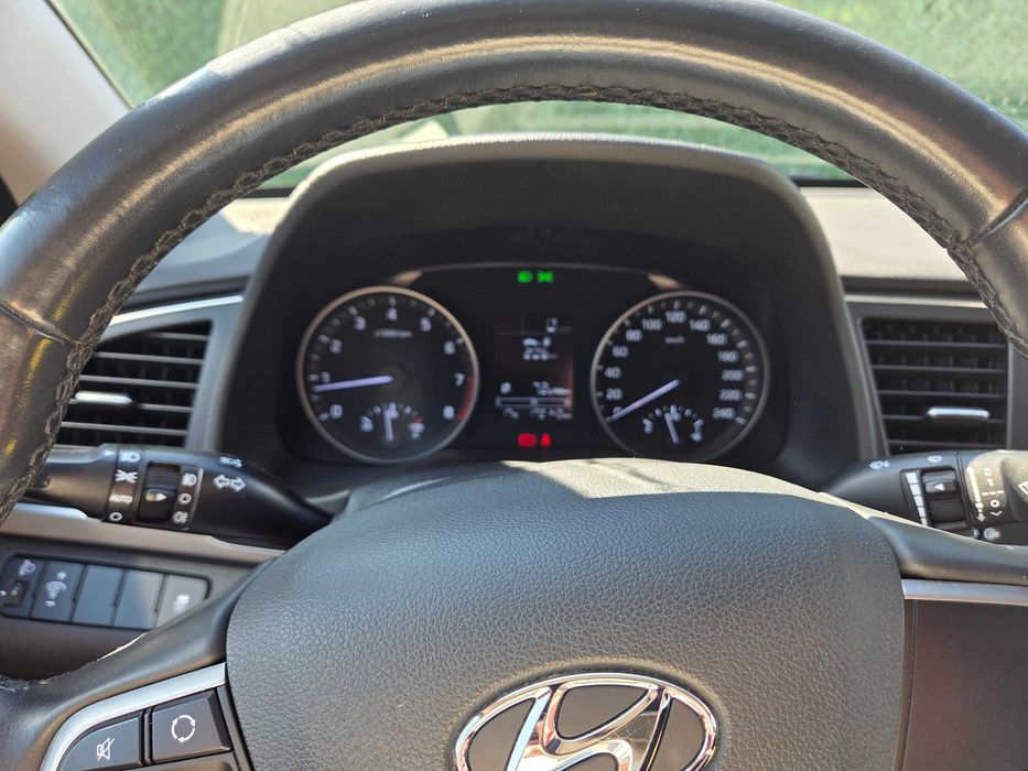 Hyundai elantra  de vanzare