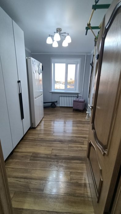 Продам 3  комнатную квартиру