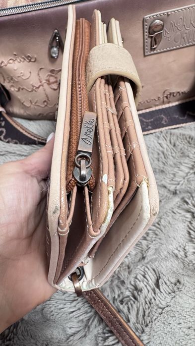 Чанта и портмоне Anekke