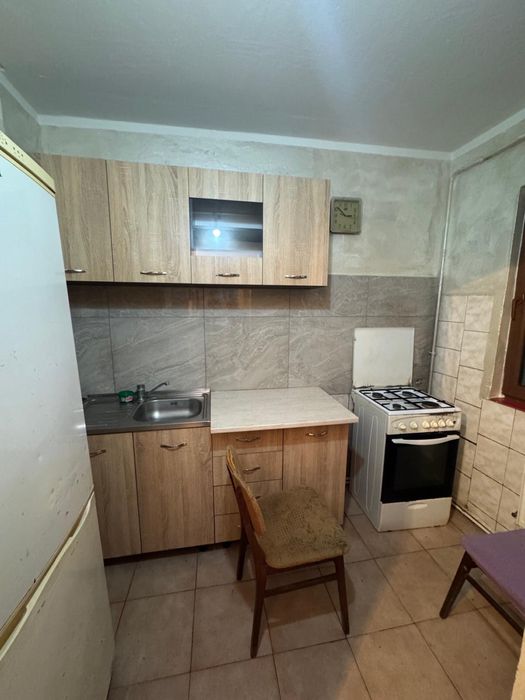 Inchiriez apartament 2 camere