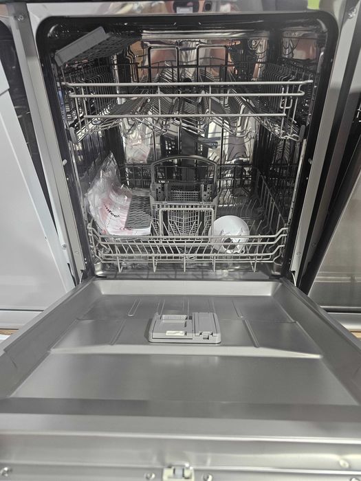 COMFEE FD1435E-X е свободностояща съдомиялна машина 60 см с капацитет 14 комплекта съдове