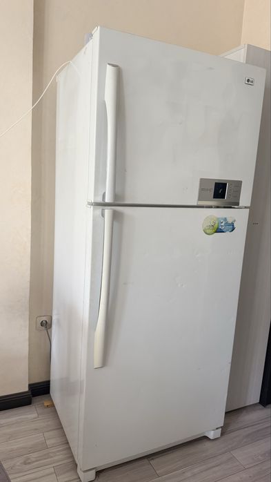 Продам Холодильник LG