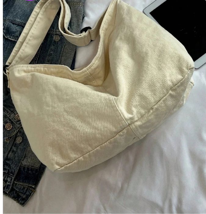 Geanta ecru voluminoasa