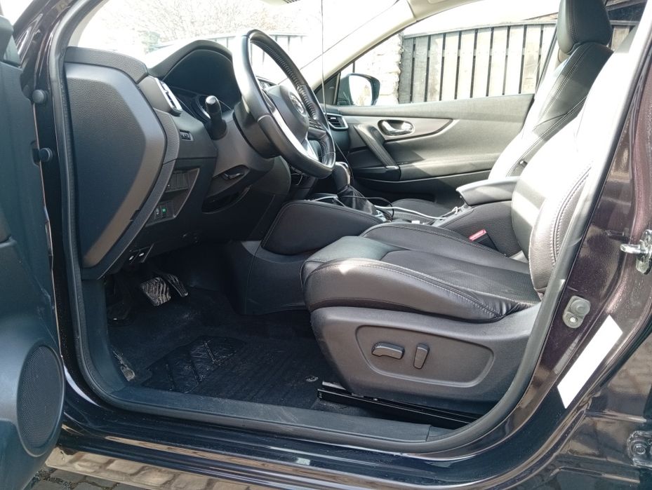 Vand Nissan Qashqai  76837 km Dig-Tekna 1.2 Benzina  115 Cp  Automat