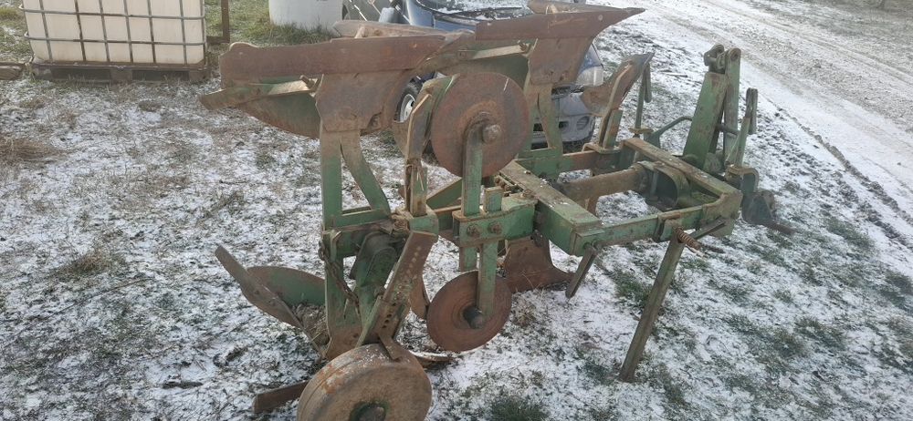 Vând plug gassner reversibil