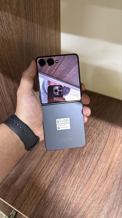 Samsung Galaxy Z Flip 7 / 256gb