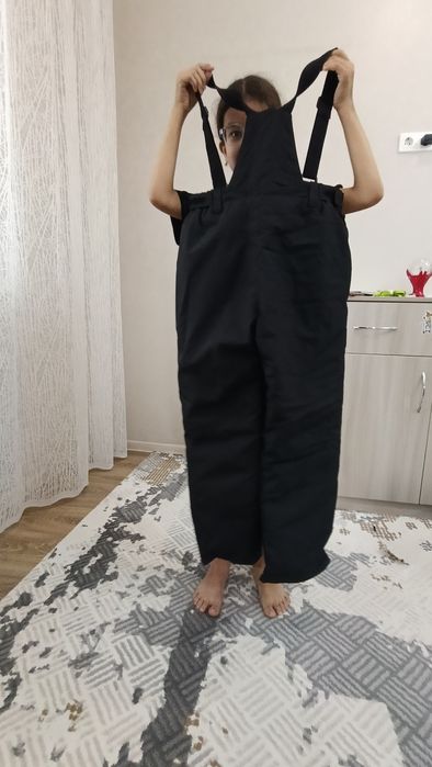 Продам комбинезон для девочки