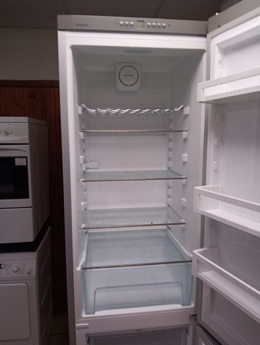 Иноксов комбиниран хладилник с фризер Liebherr  с две години гаранция!