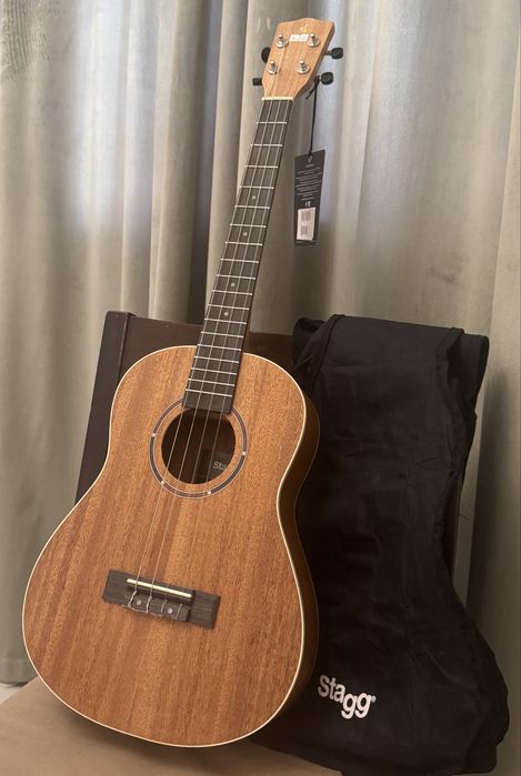 Укулеле баритон Stagg