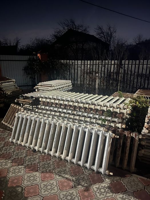 Продаётся чугунные батарея состояния хорошее