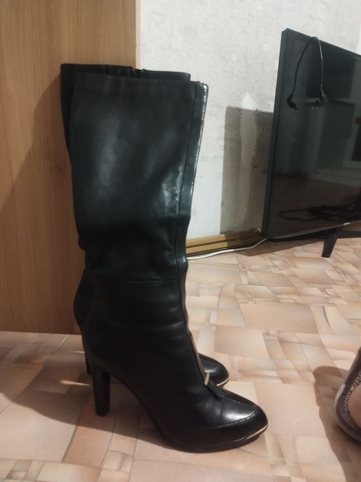 Женские кожаные сапоги