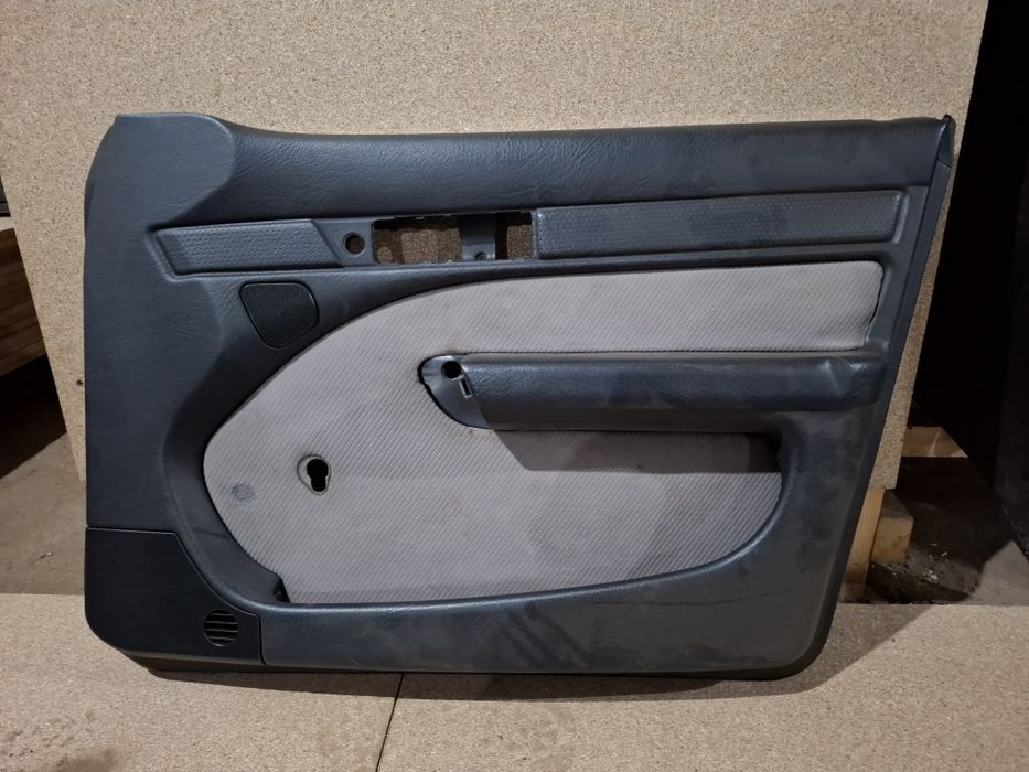 Обшивки дверей Ауди 100 С4