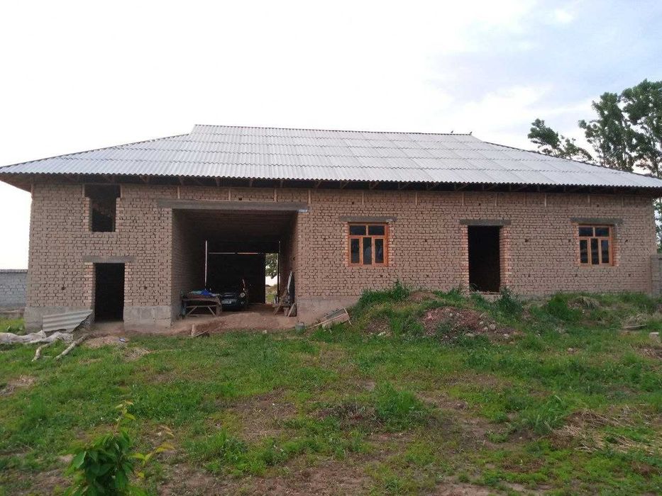 Qurilishi tugallanmagan uy sotiladi