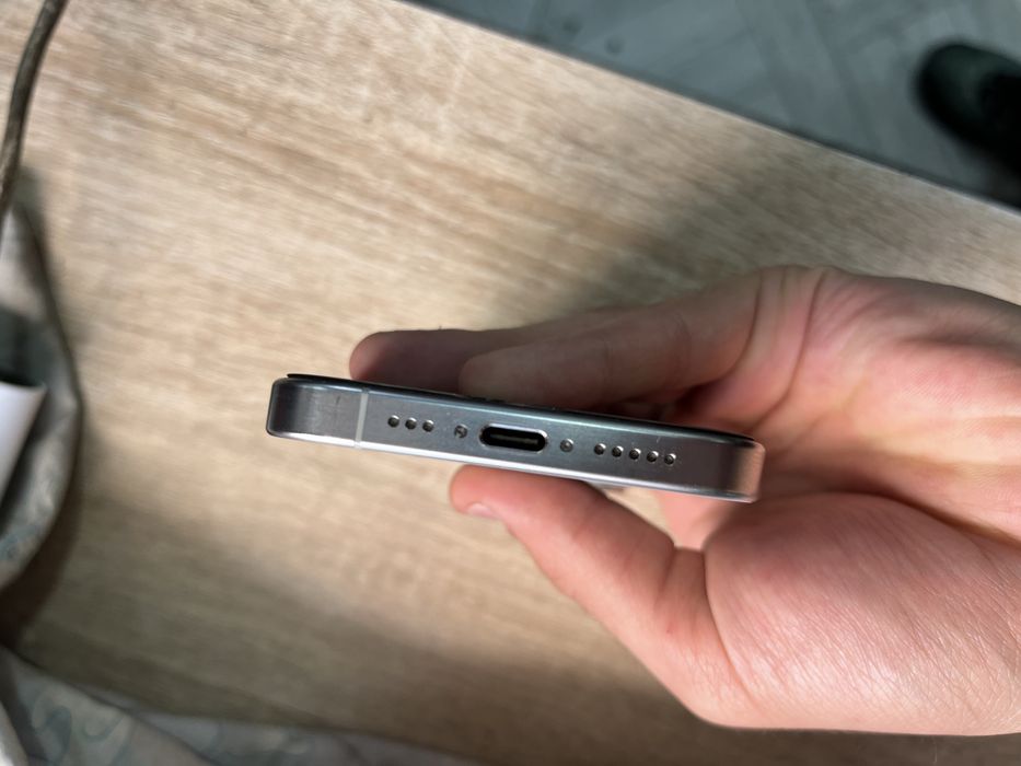 Iphone 15 pro soatiladi