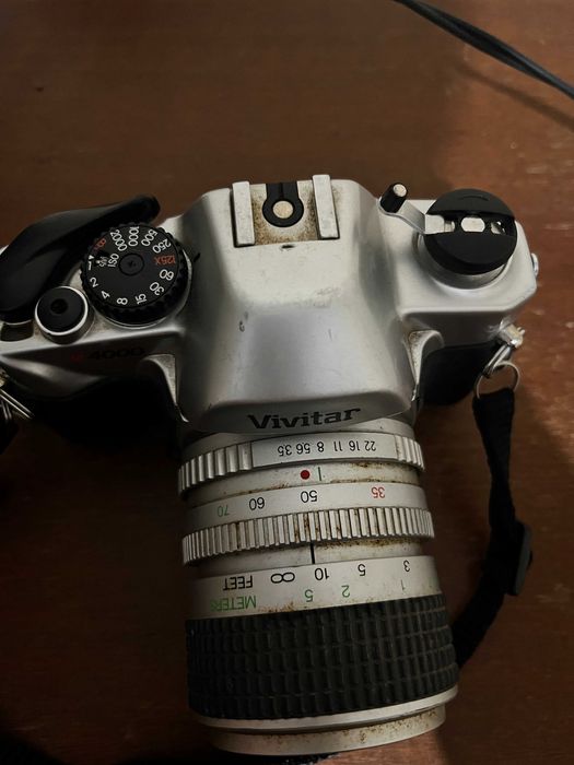 Vivitar V4000 — механичен 35мм филмов фотоапарат