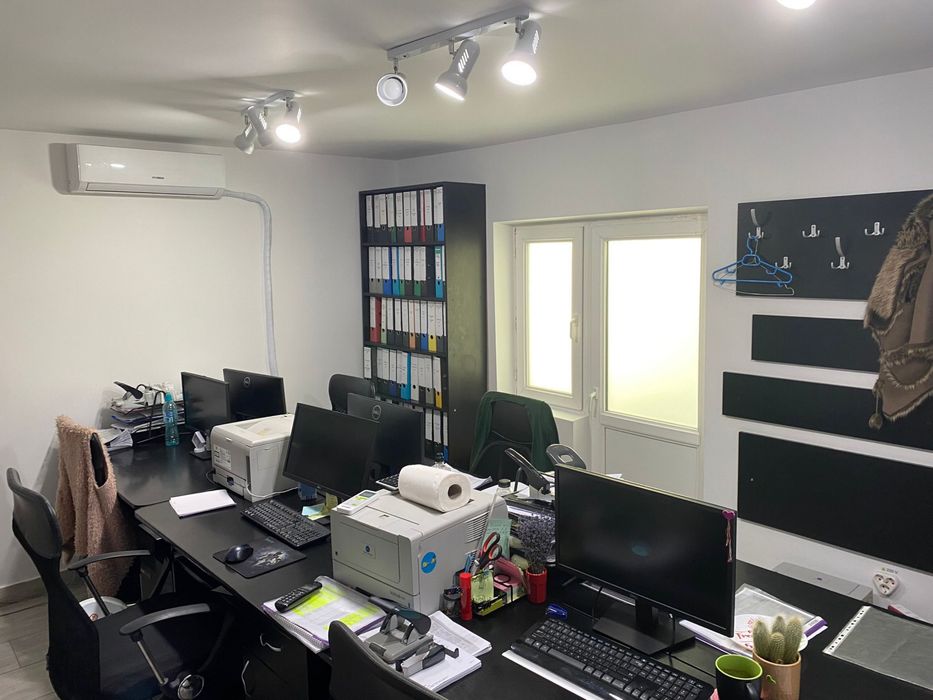 De vanzare apartament 4 camere parter, folosinta birouri