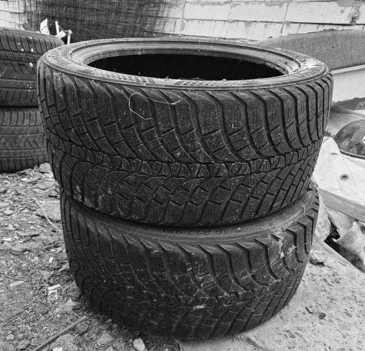Anvelope pirelli  100 lei buc