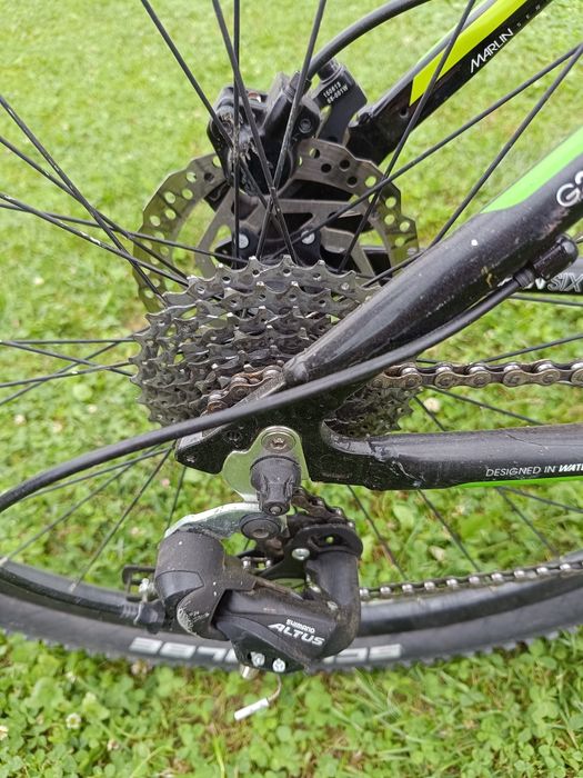 Se vinde bicicletă trek