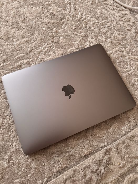 MacBook Pro 13 2016 / i5 / 8GB / 256GB / Touch Bar