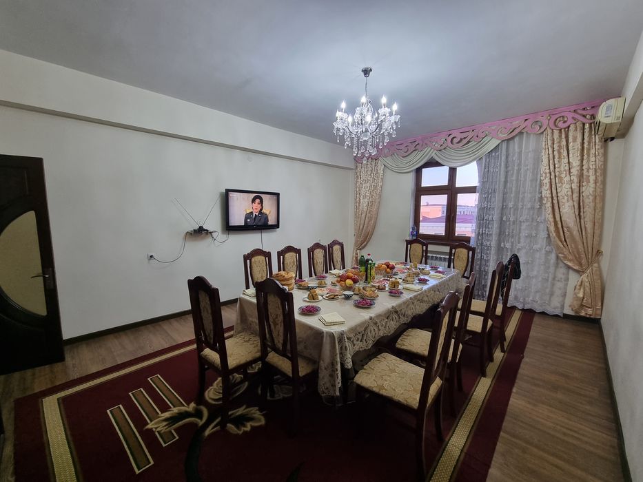 Chigatoy karzinkani oldida srochna sotiladi 114kvadrat +mansarda +gara