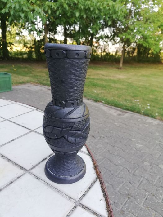 Ваза от естествен камък