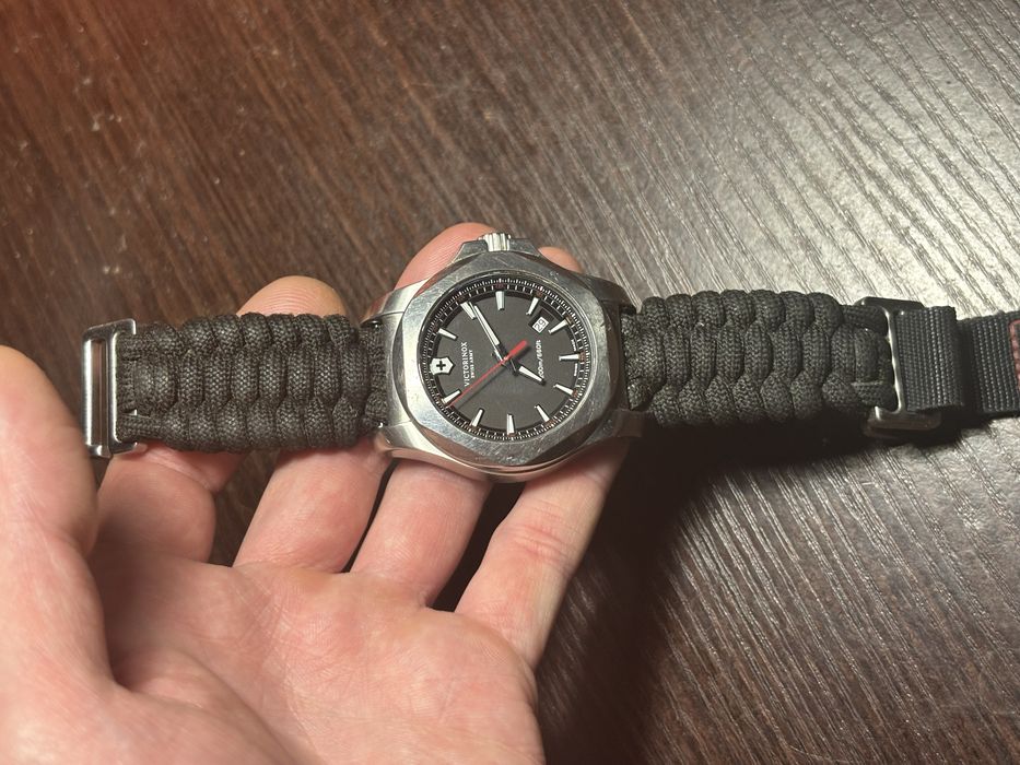Victorinox  Swiss Army часы оригинал