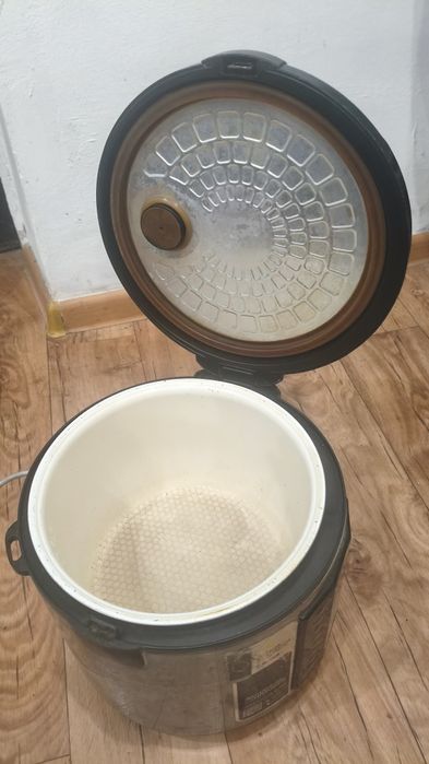 Мультиварка  redmond