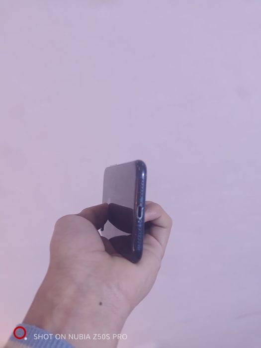 iPhone Xr продаеться