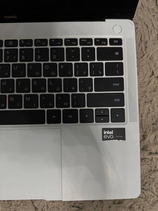 Продаю Huawei MateBook X Pro 2024.