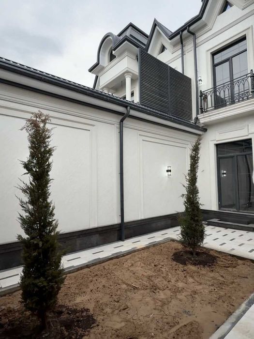 Мошина бозор, Сергели Бобур махаллада зор ховли сотувда