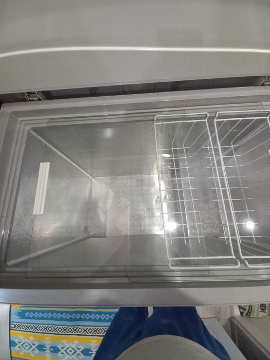 Продам морозильник 300 литров