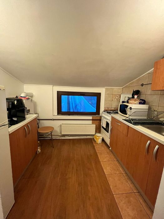 Inchiriez apartament cu 4 camere pretabil pentru grup de studenti